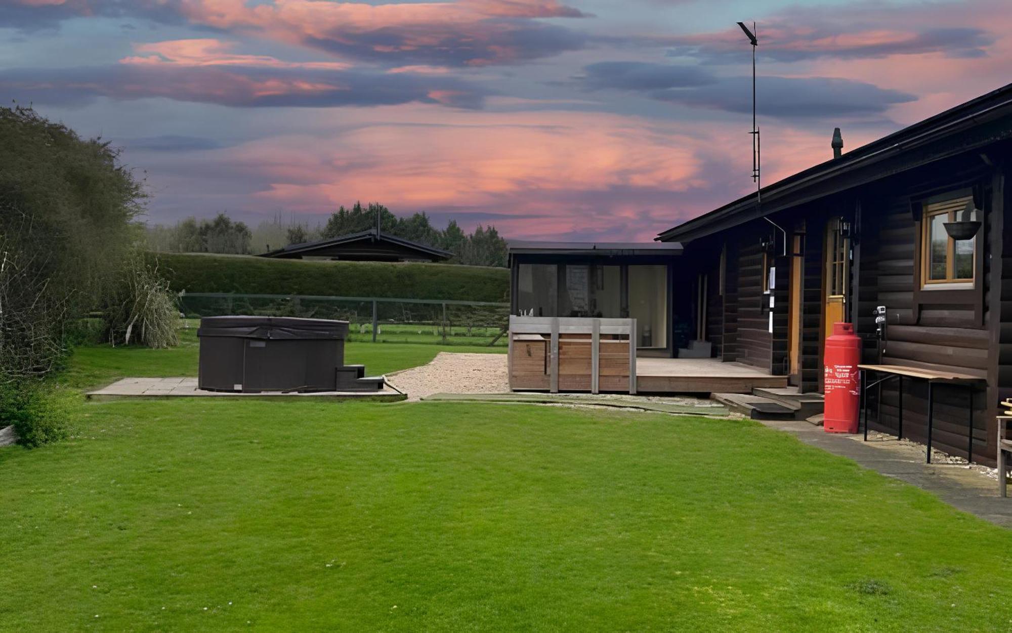 Little Eden Country Park, Bridlington With Private Hot Tubs Villa Habitación foto